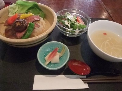 コラーゲン東京　国産牛ヒレ＆ロース丼セット