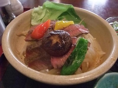 コラーゲン東京　牛丼