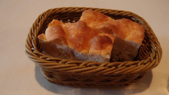 LA BETTOLA bis（ラ・ベットラ・ビス）　パン