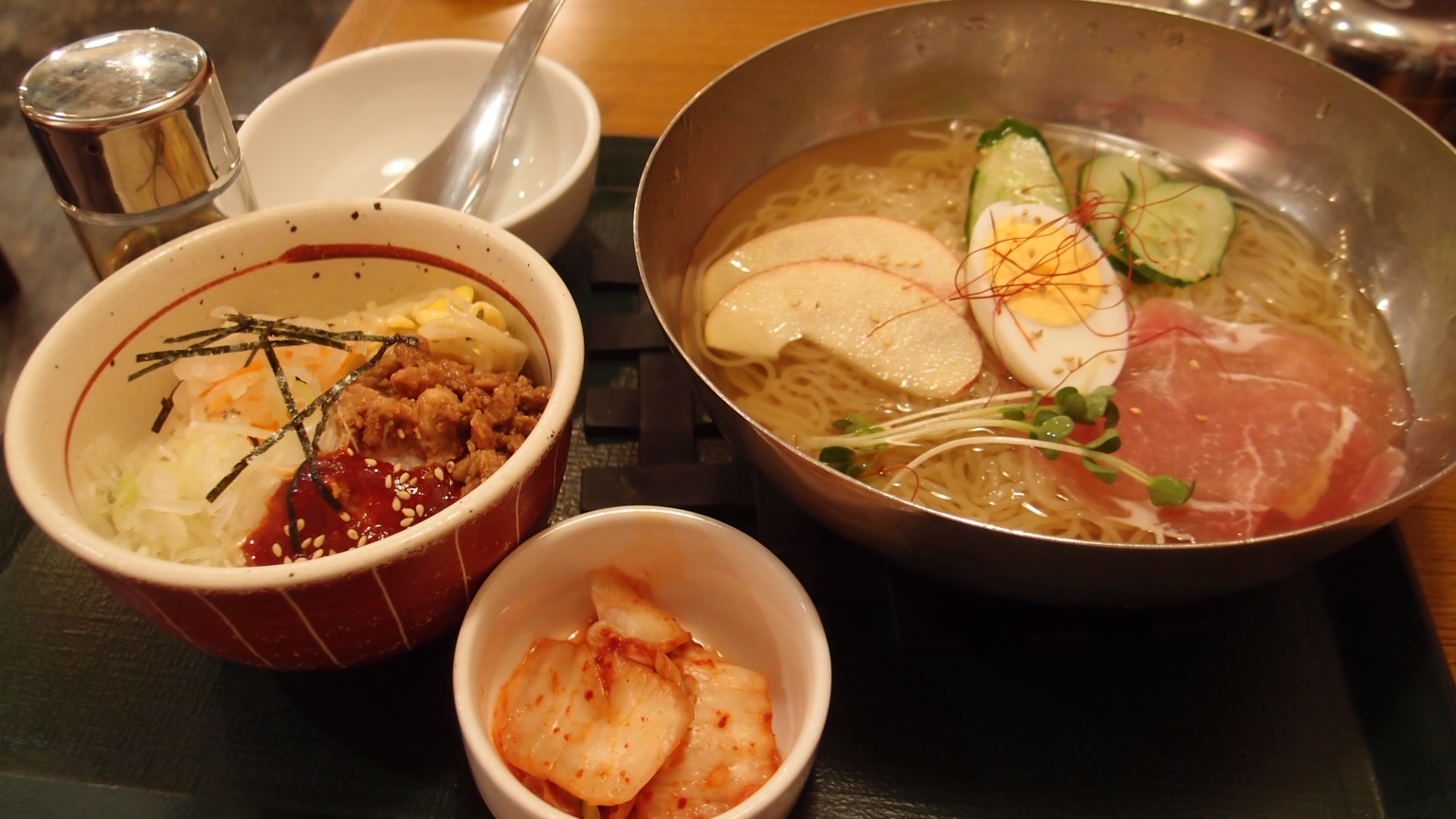 銀座　韓式食堂市場　冷麺とビビンバセット